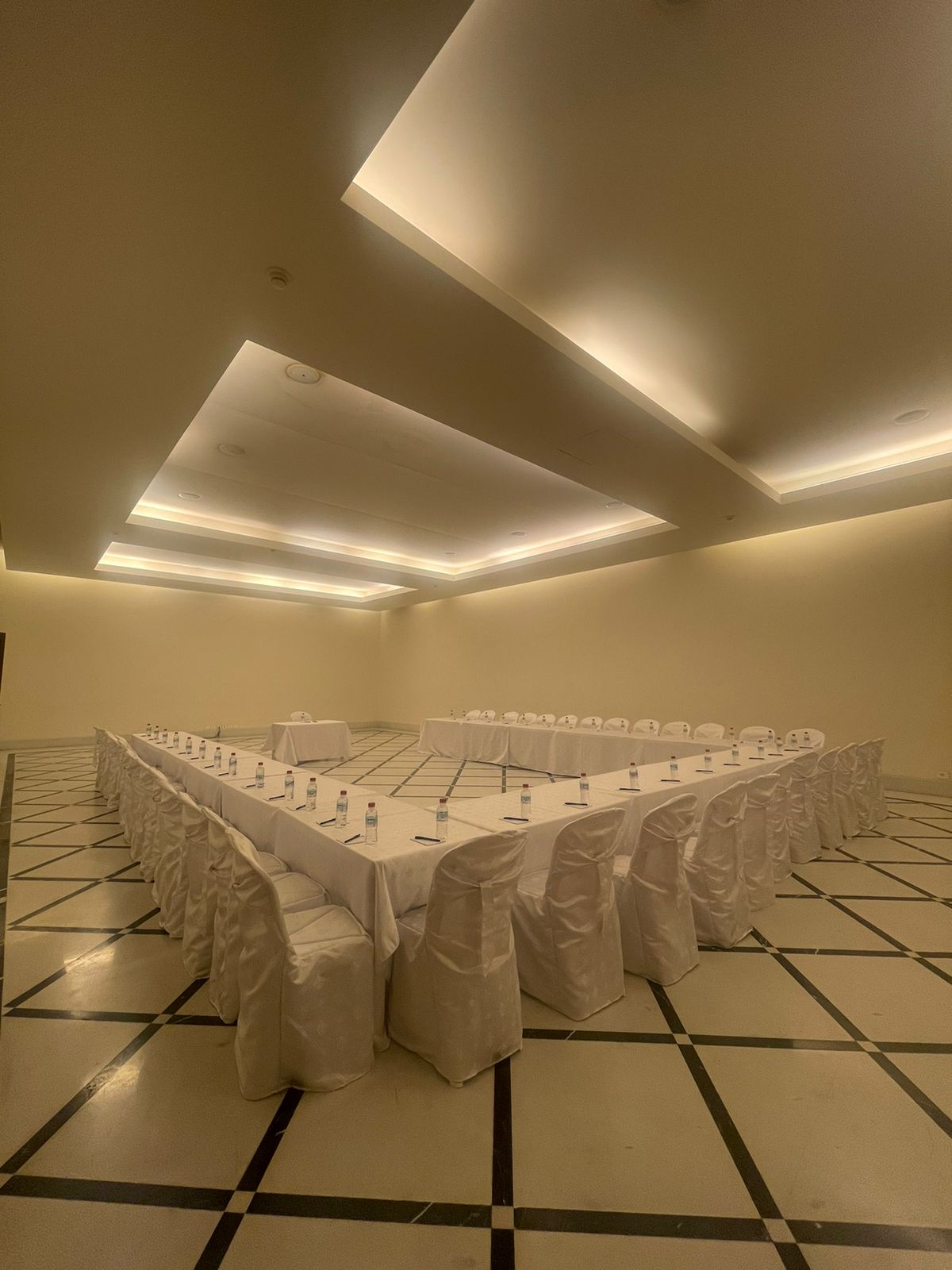 Venue, Via Mina Hotel